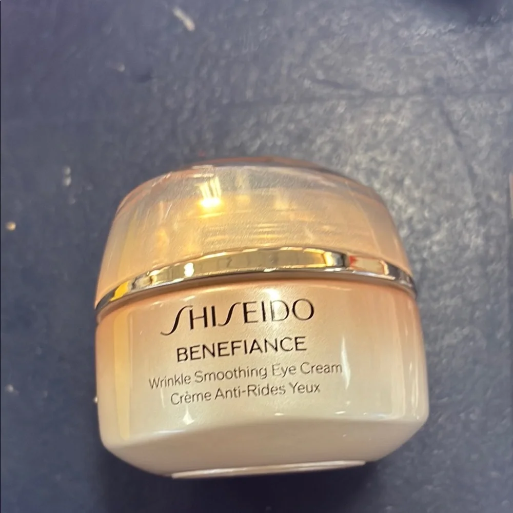 Shiseido luxurious eye